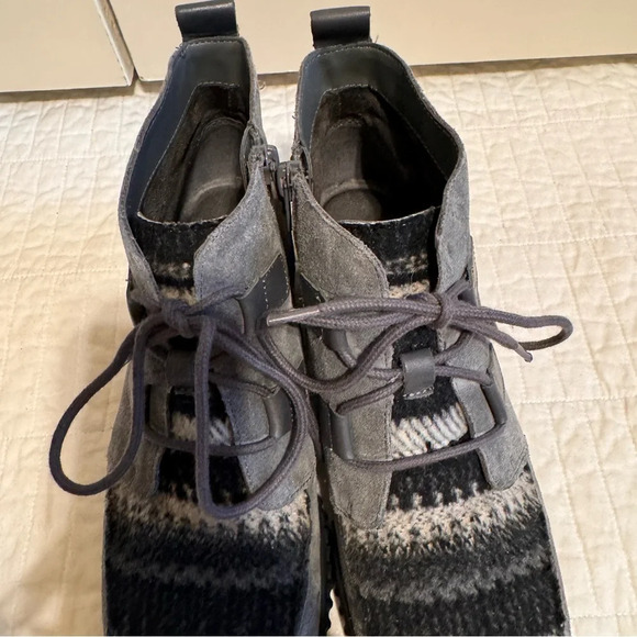 Aerosoles Umpire Wedge Bootie Grey Sz 8.5 - Picture 5 of 10